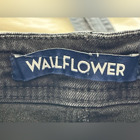 Wallflower Black Shorts Overalls - Picture 9 of 9